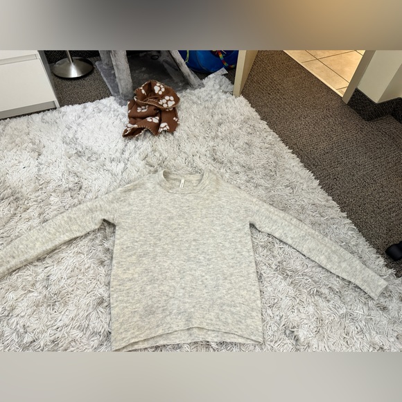 Cashmere Crewneck - Picture 4 of 4